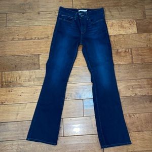 Levi’s Slimming Boot Jeans. Dark blue. W30 L32